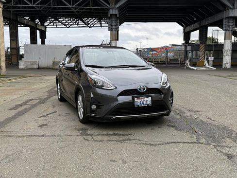 Used 2018 Toyota Prius C Four image 15