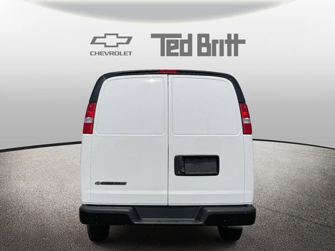 New 2025 Chevrolet Express 3500 Extended image 5
