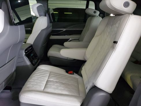 Used 2026 Cadillac Escalade IQ Sport 1 AWD/4WD image 11