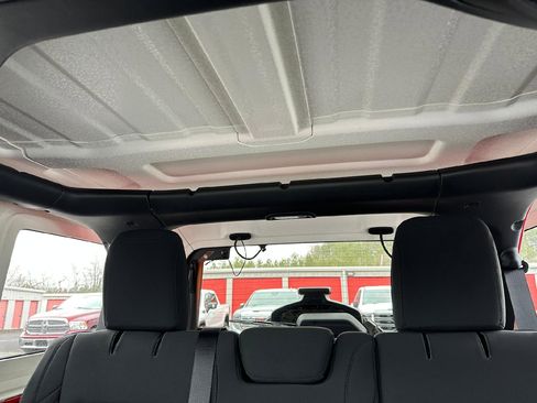 Used 2018 Jeep Wrangler Unlimited Rubicon image 31