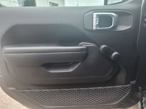 Used 2023 Jeep Wrangler Sport image 12