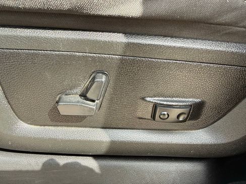 Used 2024 RAM 2500 Big Horn image 32