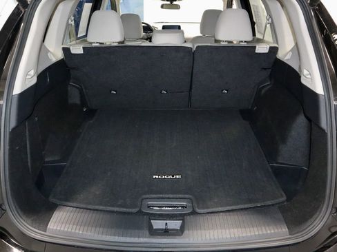 Certified 2025 Nissan Rogue SV image 13