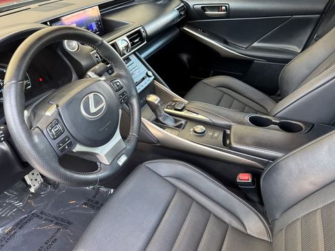 Used 2019 Lexus IS 300 F Sport w/ F Sport Package RWD image 11