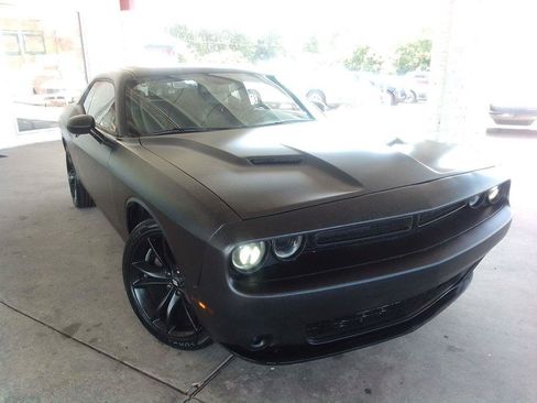 Used 2018 Dodge Challenger SXT Plus RWD image 2