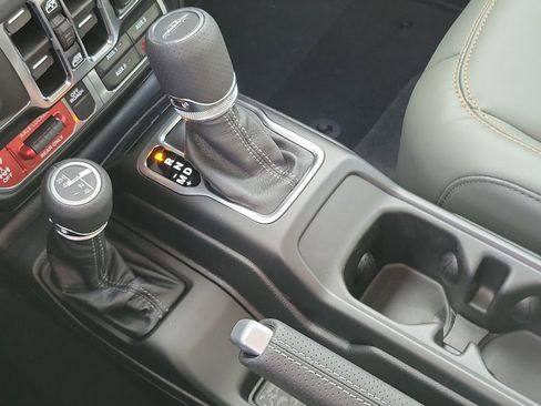 New 2026 Jeep Gladiator Mojave image 10