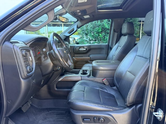 Used 2020 Chevrolet Silverado 1500 High Country w/ Technology Package AWD/4WD image 12