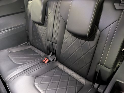 Used 2024 Volkswagen Atlas SEL Premium R-Line AWD/4WD image 13