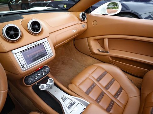 Certified 2012 Ferrari California image 32