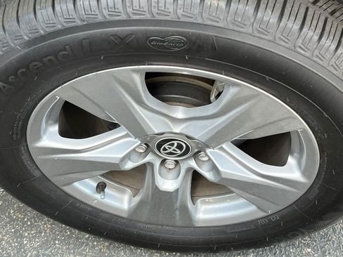 Used 2023 Toyota RAV4 XLE AWD/4WD image 22
