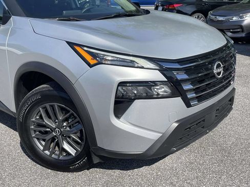 Used 2025 Nissan Rogue S FWD image 9