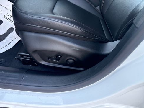 Used 2024 Jeep Compass Limited image 18