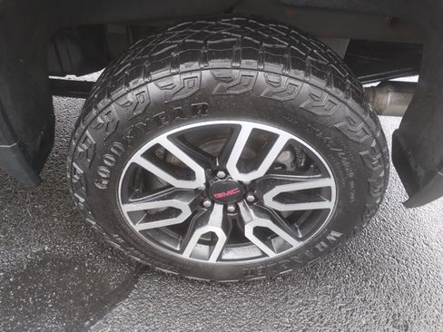 Used 2023 GMC Sierra 1500 AT4 image 21