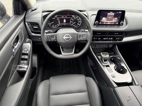 Used 2026 Nissan Rogue SV w/ SV Premium Package image 26