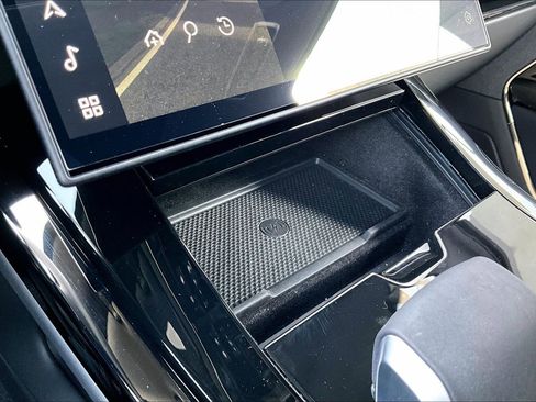 Used 2025 Land Rover Range Rover Sport image 33