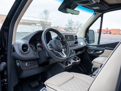 Used 2024 Mercedes-Benz Sprinter 3500 image 11
