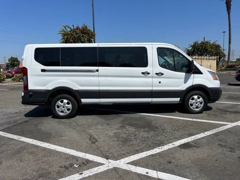 Used 2017 Ford Transit 350 XLT image 8