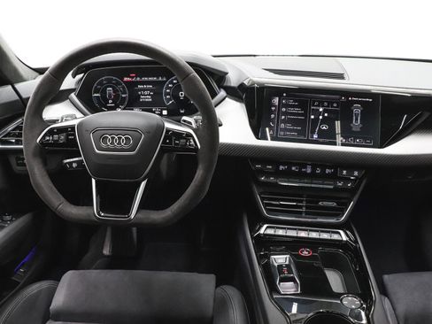 Used 2024 Audi e-tron GT Prestige w/ Prestige Package image 27