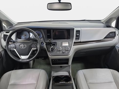Used 2015 Toyota Sienna XLE w/ XLE Navigation Package AWD/4WD image 10