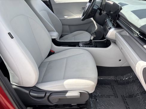 Used 2024 Hyundai Kona SEL FWD image 10