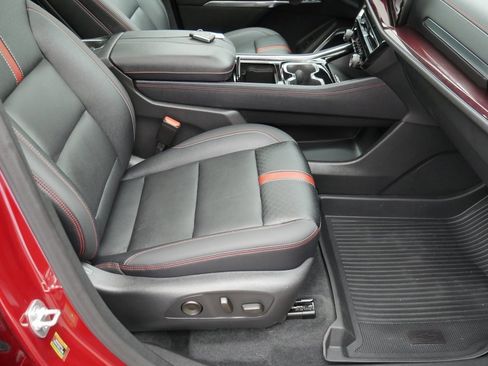 Used 2024 Chevrolet Traverse RS w/ LPO, Floor Liner Package image 22