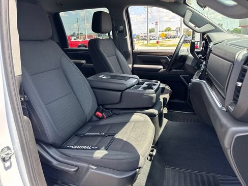 Used 2025 Chevrolet Silverado 2500 LT w/ Convenience Package AWD/4WD image 12