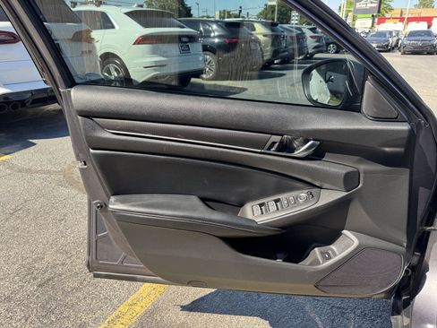 Used 2018 Honda Accord Sport image 20