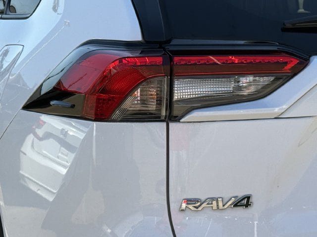Used 2023 Toyota RAV4 XLE FWD image 6