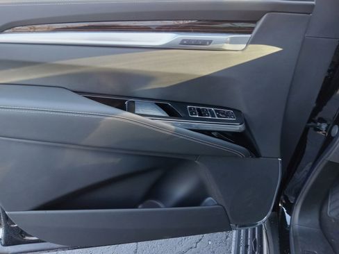 New 2026 Cadillac Escalade Luxury image 9