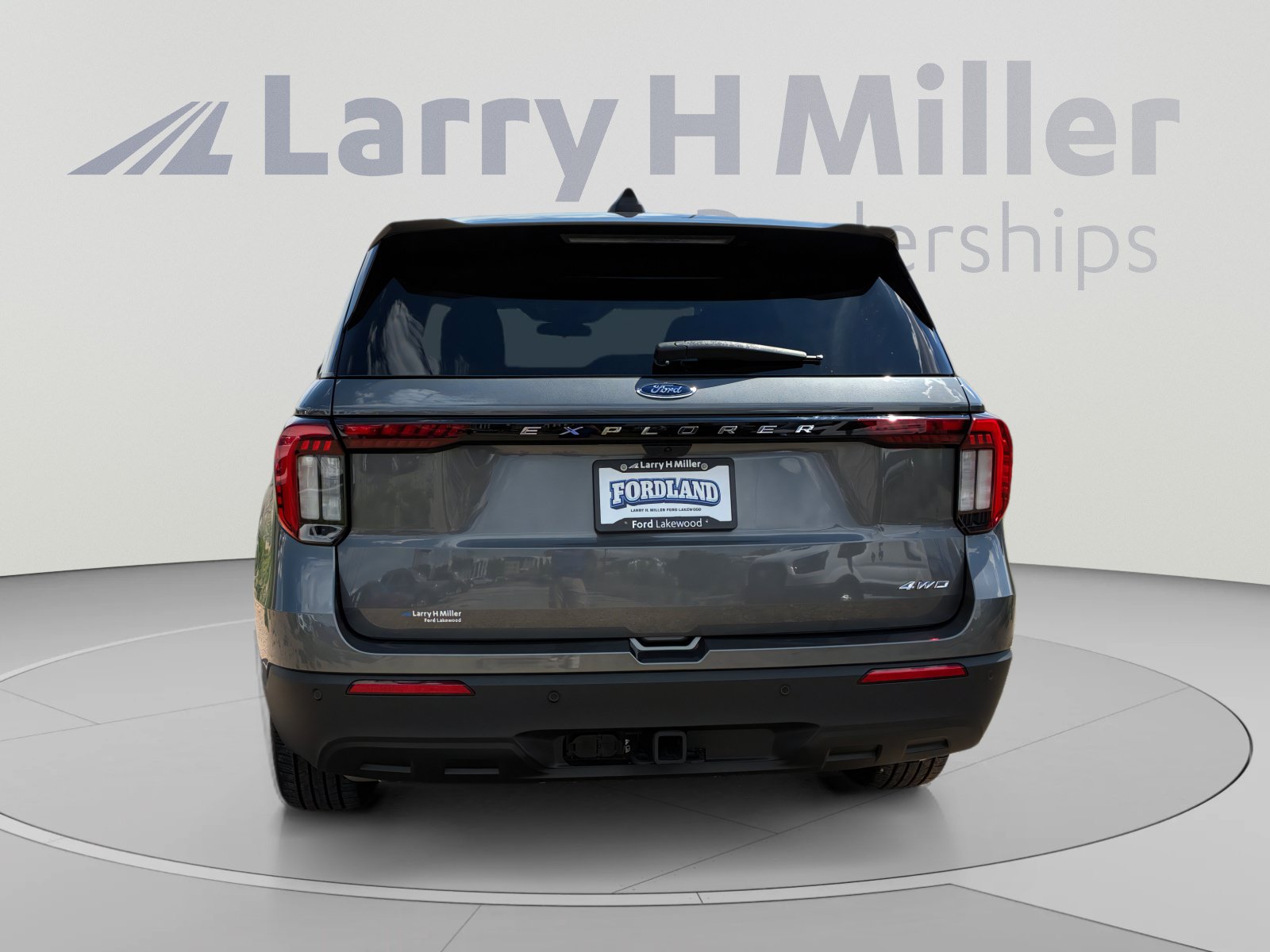 Certified 2026 Ford Explorer Active AWD/4WD image 4