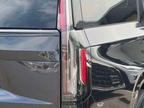 Used 2023 Cadillac Escalade ESV Sport Platinum AWD/4WD image 14