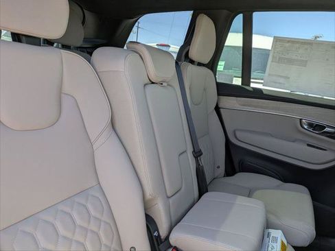 New 2026 Volvo XC90 T8 Plus w/ Protection Package Premier AWD/4WD image 12