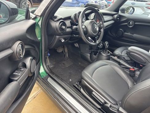 Used 2020 MINI Cooper 2-Door Hardtop image 9