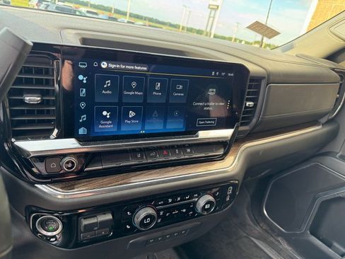 Used 2025 Chevrolet Silverado 2500 LT image 18