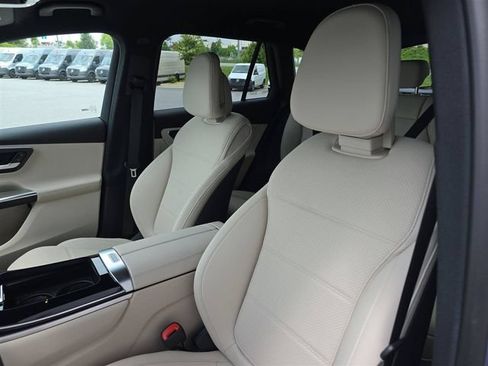 Certified 2025 Mercedes-Benz GLC 300 4MATIC image 26