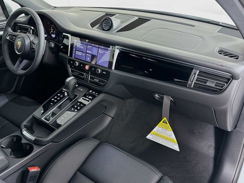 New 2026 Porsche Macan image 30