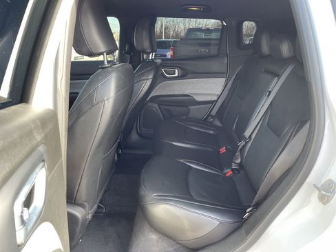 Used 2023 Jeep Compass Latitude image 10