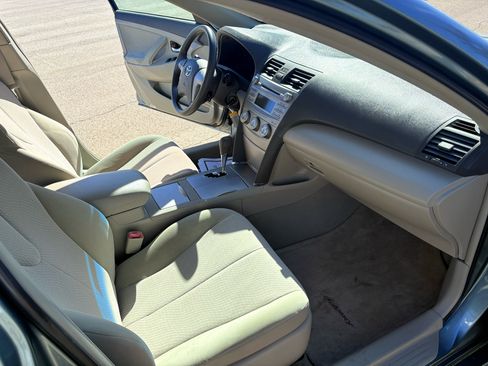 Used 2010 Toyota Camry LE image 22