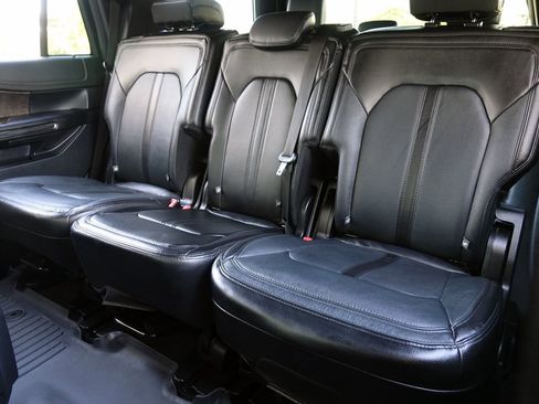 Used 2020 Ford Expedition Limited image 11