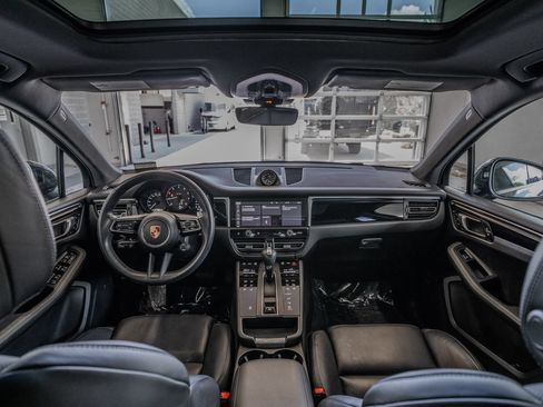 Used 2023 Porsche Macan AWD/4WD image 27