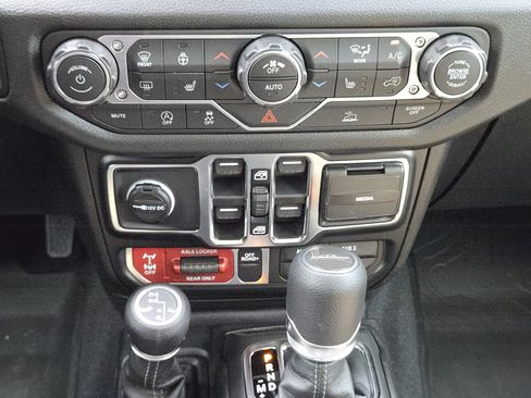 New 2026 Jeep Gladiator Willys AWD/4WD image 17