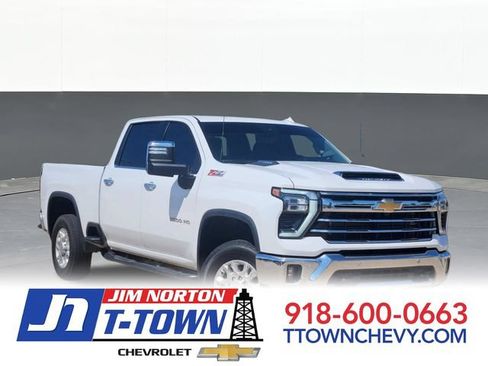 Used 2025 Chevrolet Silverado 2500 LTZ w/ LTZ Premium Package AWD/4WD image 1