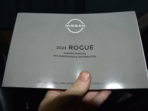 Used 2023 Nissan Rogue SL w/ SL Premium Package image 11