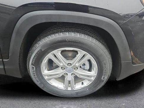 Used 2022 GMC Terrain SLE w/ Driver Convenience Package image 17