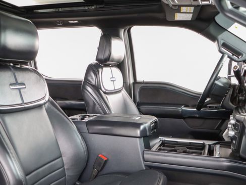 Used 2025 Ford F450 Platinum w/ FX4 Off-Road Package image 30