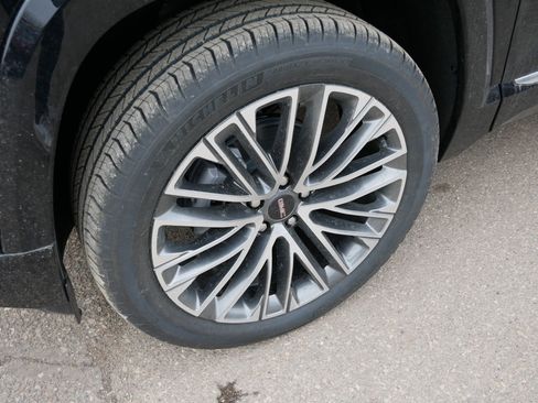 New 2026 GMC Terrain Denali w/ LPO, Black Badging Package AWD/4WD image 9