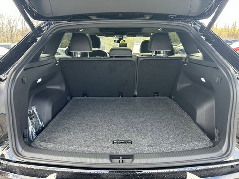 New 2026 Volkswagen Atlas Cross Sport SEL Premium R-Line image 26