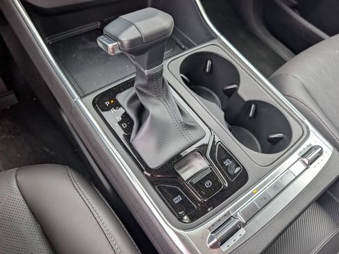 New 2025 Kia Carnival SX image 24