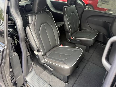 New 2027 Chrysler Pacifica Limited w/ S Appearance Package AWD/4WD image 52