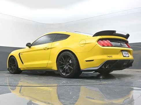 Used 2016 Ford Mustang Shelby GT350 w/ Technology Package RWD image 37